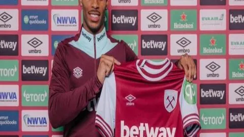 唐斯强势上篮，格林被晃飞！